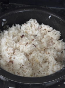 タマチャンショップの30雑穀米の酵素玄米ミックスをお米2合に対して大さじ一杯で焚いた画像